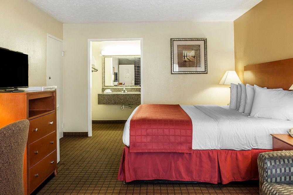 Wilkes-Barre Inn & Suites Dış mekan fotoğraf