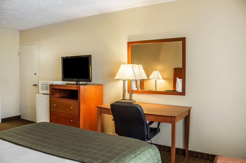 Wilkes-Barre Inn & Suites Dış mekan fotoğraf