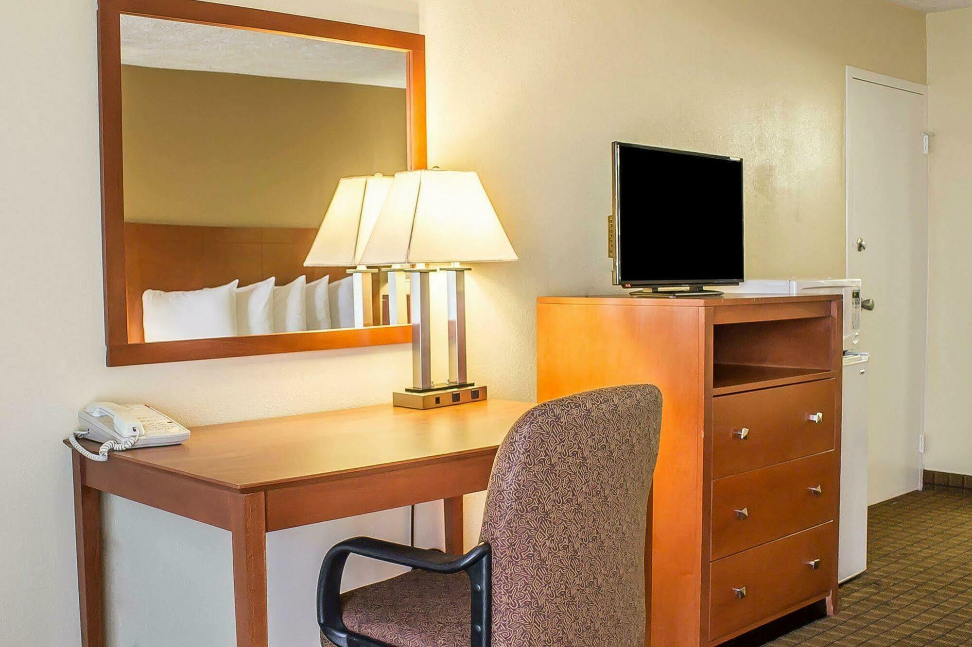 Wilkes-Barre Inn & Suites Dış mekan fotoğraf