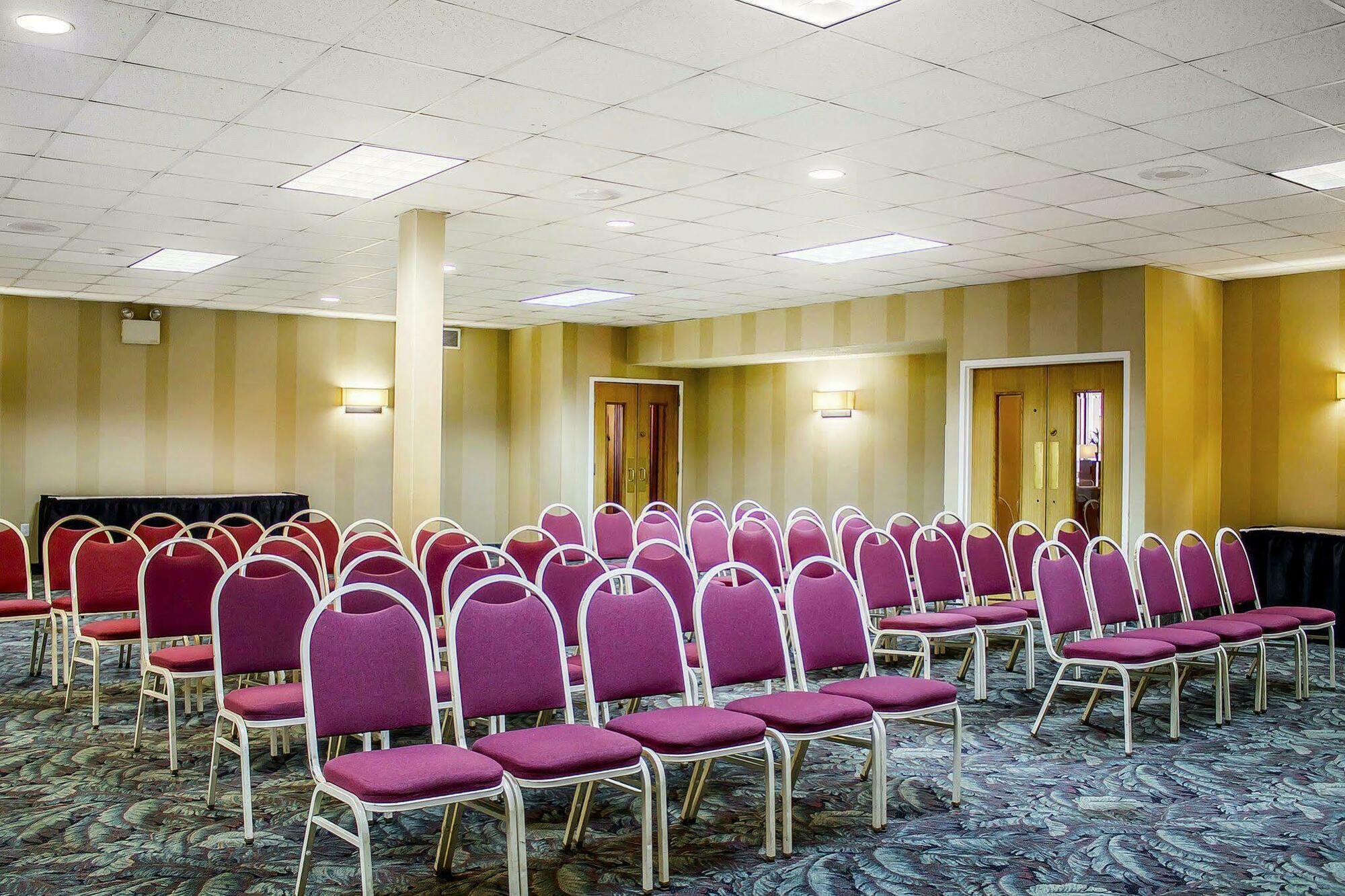 Wilkes-Barre Inn & Suites Dış mekan fotoğraf